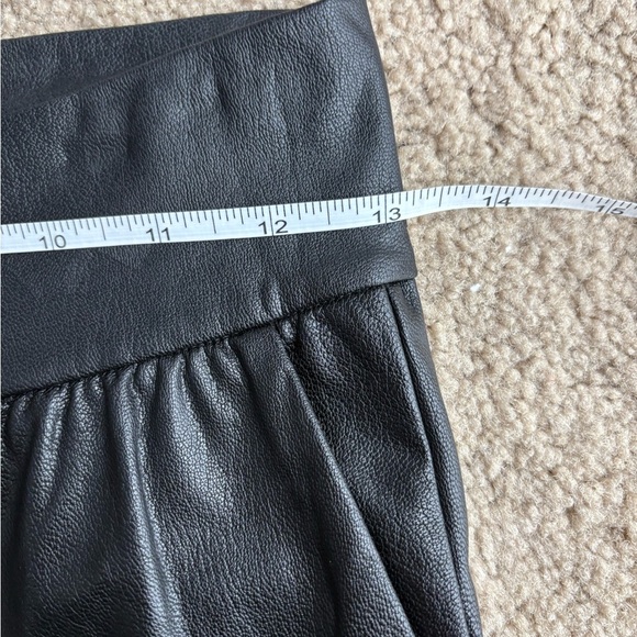 Commando Black Faux Leather Jogger Pants Relaxed Fit Stretch Taper Leg small - Picture 10 of 14